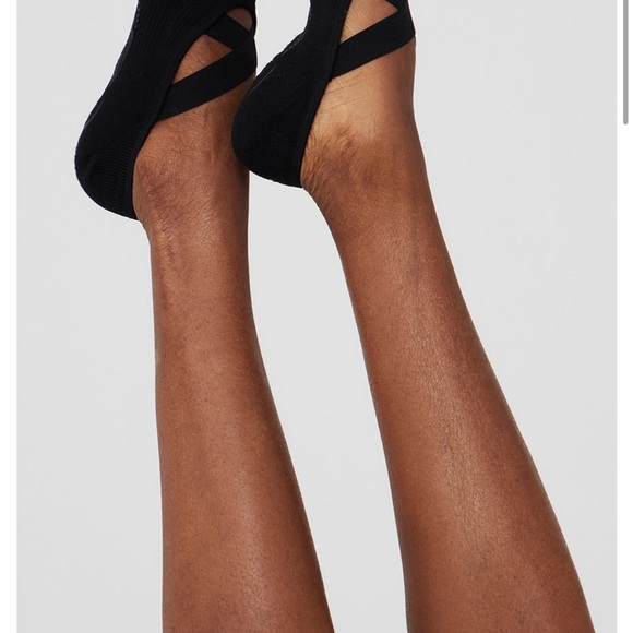 ALO Yoga Black Barre Socks - Picture 6 of 7